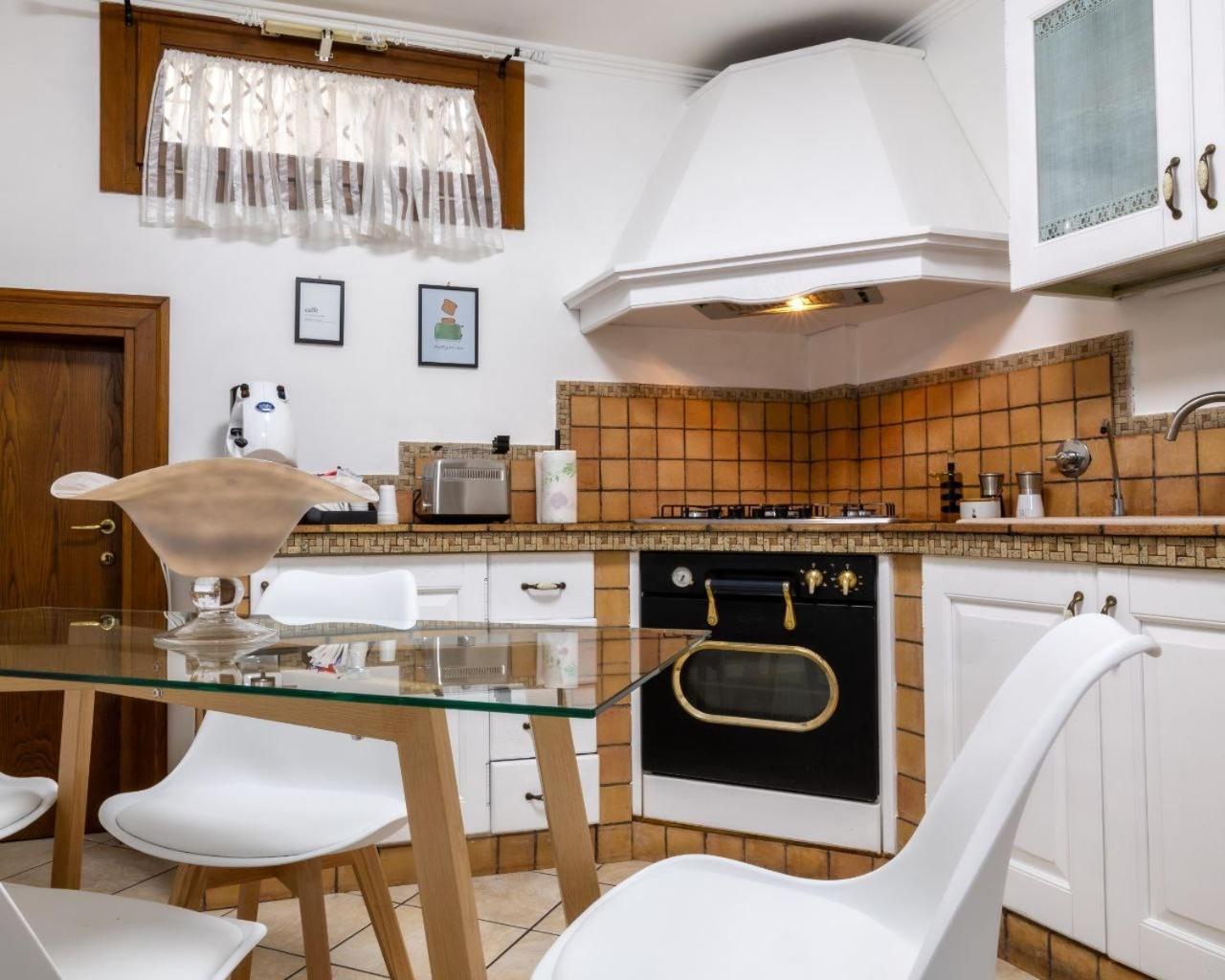 20 Min Aeroporto Fco - Casa Tranquilla Con Parcheggio Esterno Gratuito Ачилия Экстерьер фото